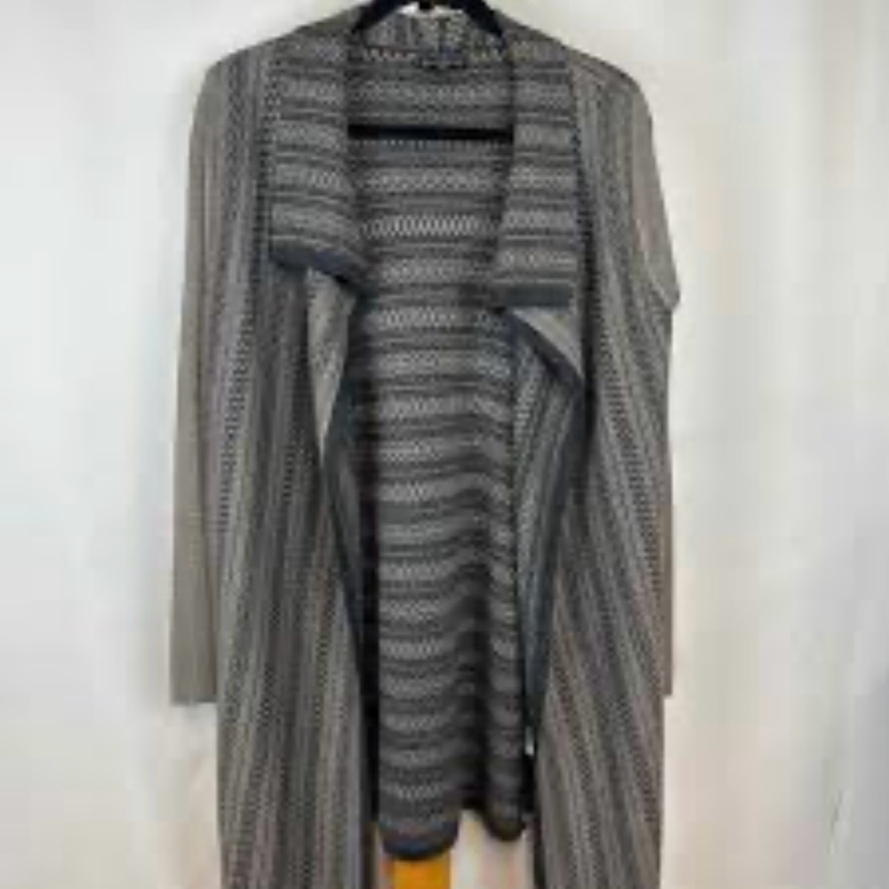 Willi Smith Women's Gray Cardigan Size Medium